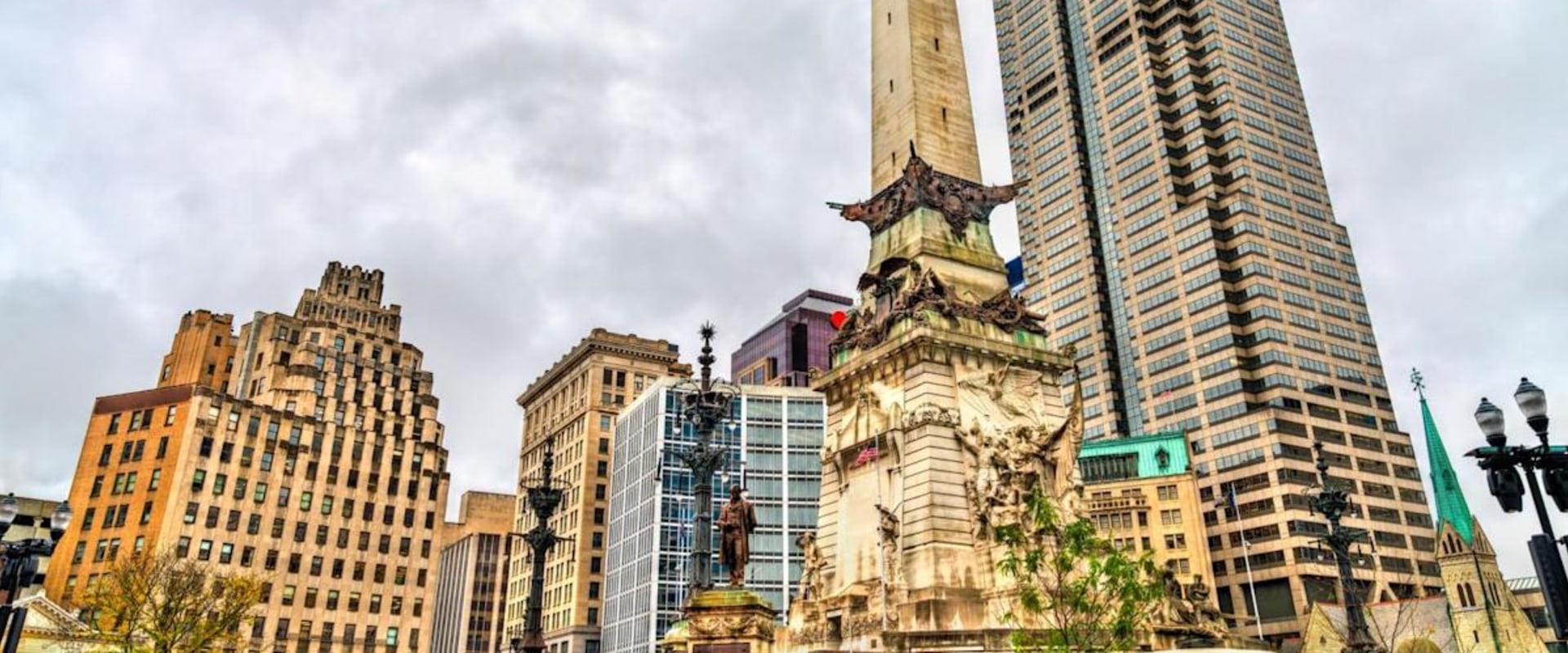 Is indianapolis safer than chicago?