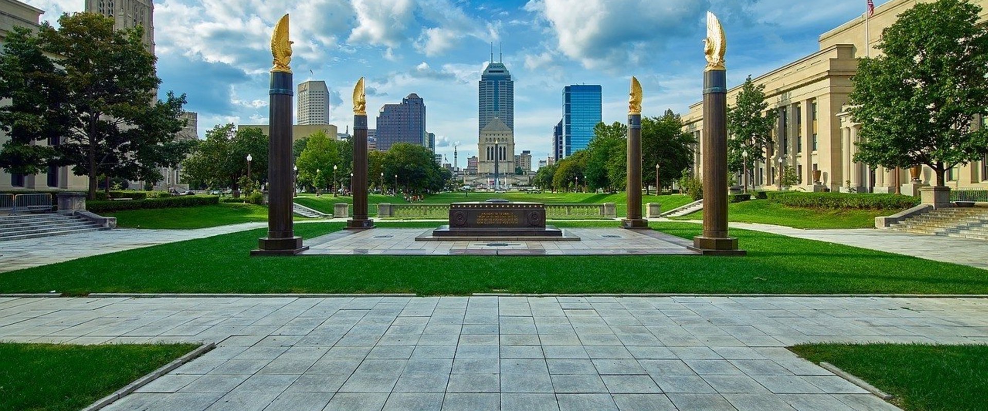 Is it safe to walk around indianapolis?